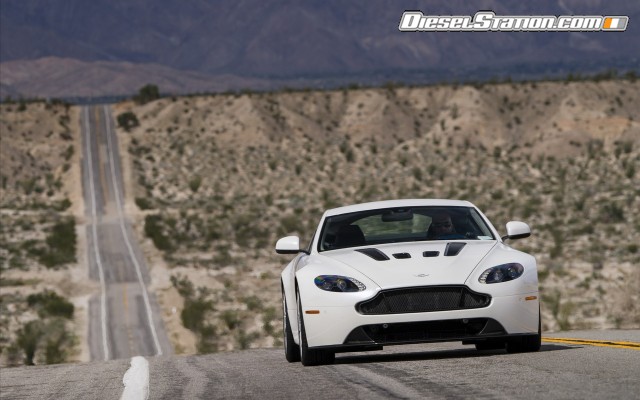 Aston Martin V12 Vantage S 2014 Widescreen Picture #118 Aston Martin V12 Vantage S 2014 Widescreen Picture #118
